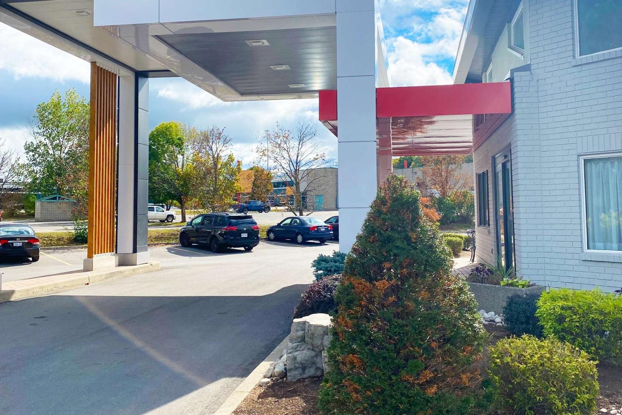 Comfort Inn Cambridge Bagian luar foto